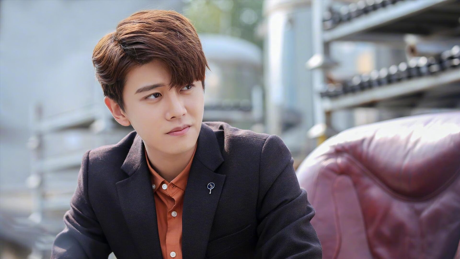 kaiyun.com-核心对决：张伟与周楠火力交锋，谁才是真正的球队领袖？，张伟周欣