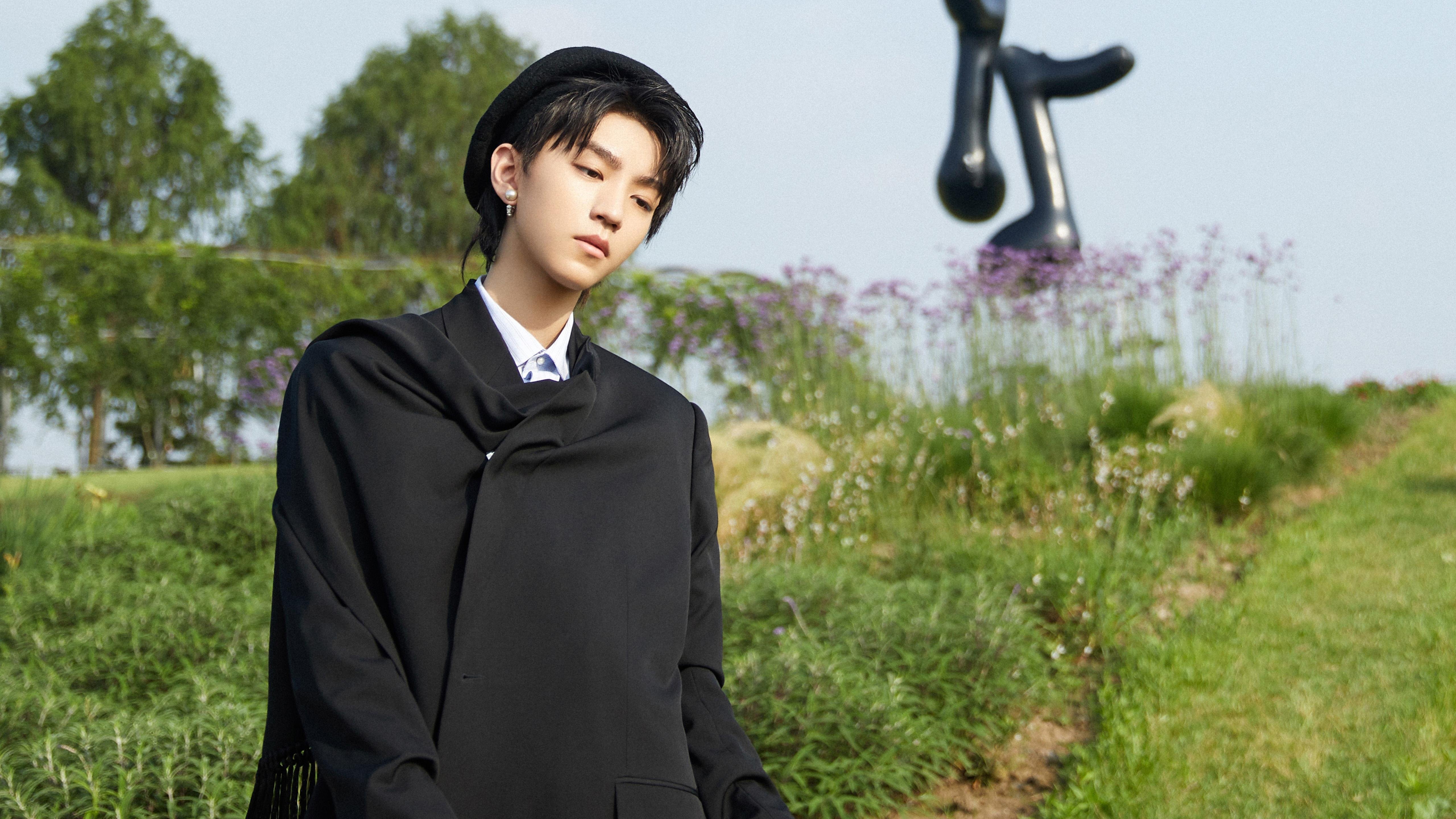 开云网页版登录入口-球场大事件：引发热议的重大裁判判罚，球场惨案